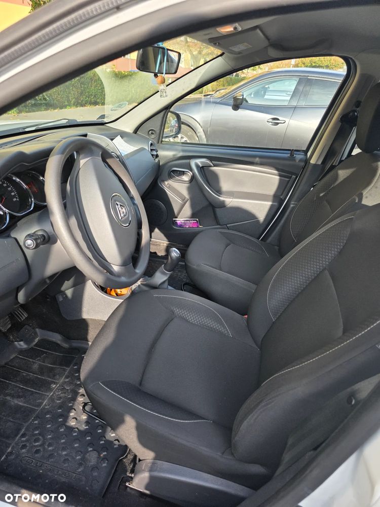Dacia Duster 1.6 SCe S&S - 9