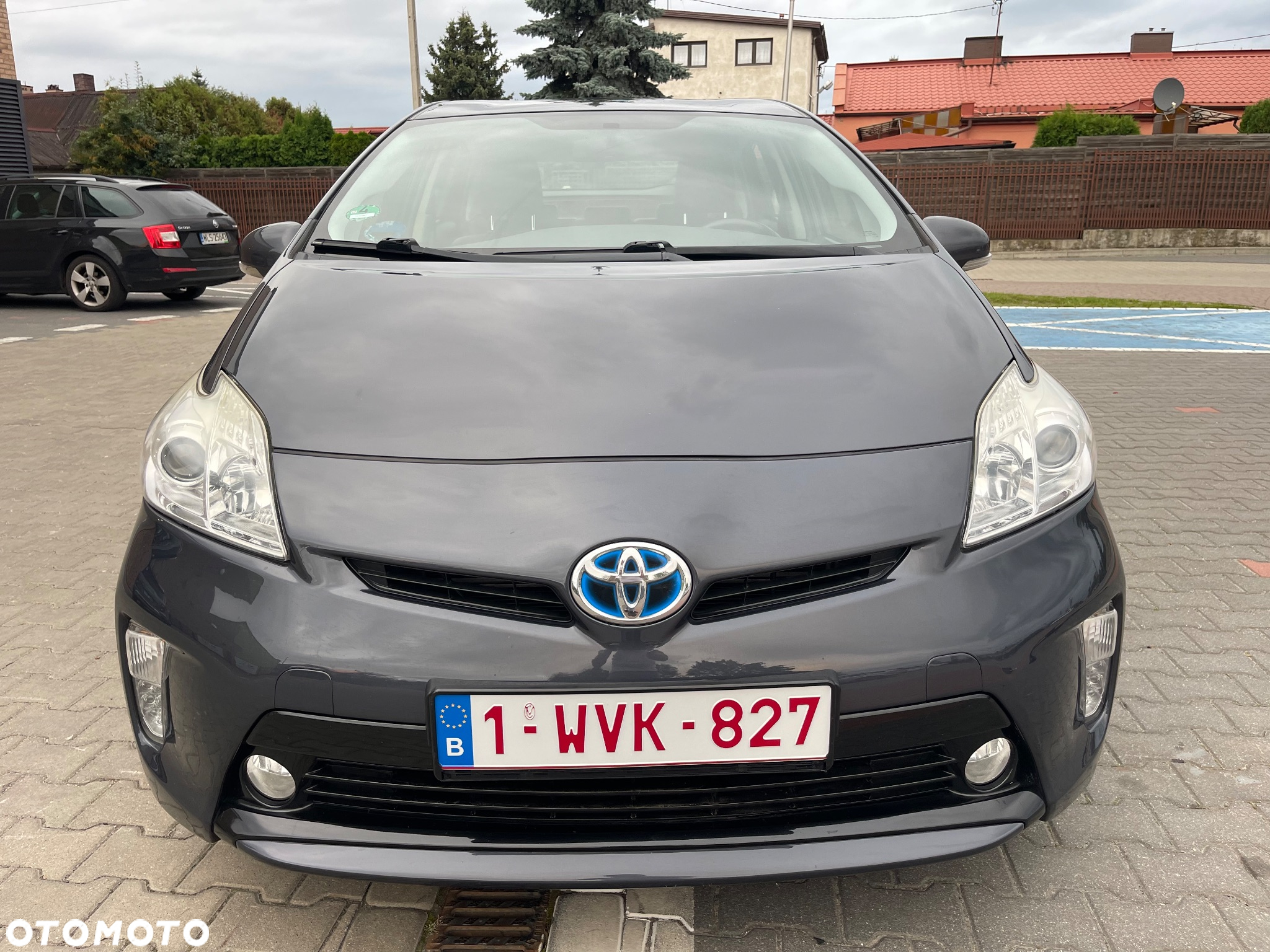 Toyota Prius 1.8 HSD Premium - 2