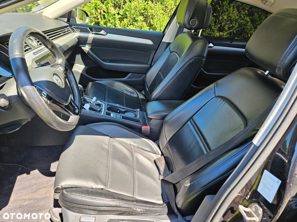 Volkswagen Passat - 11