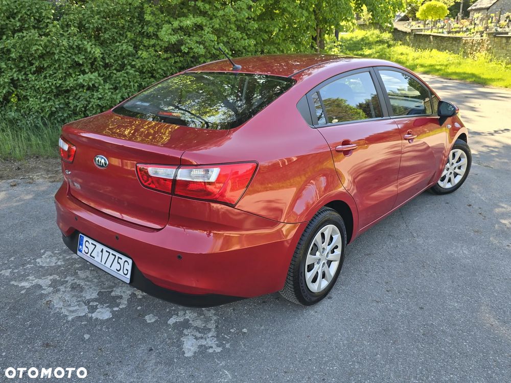Kia Rio 1.2 L - 3