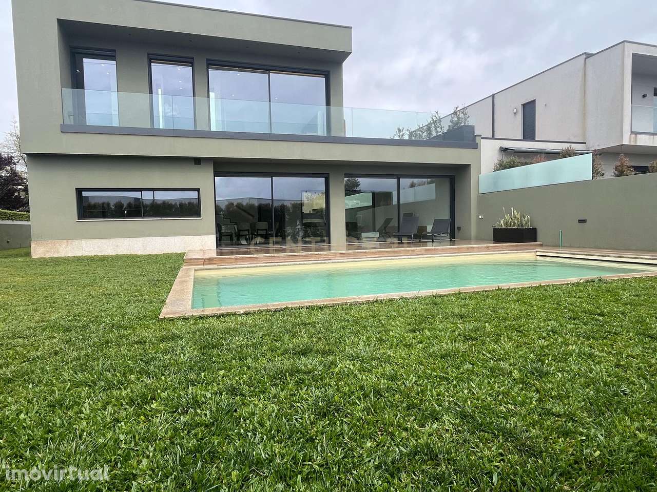 Moradia Contemporânea de Luxo em Azurara | Elegância, Privacidade e Di - Grande imagem: 3/60