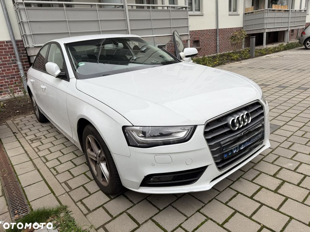 Audi A4 2014 photo 2