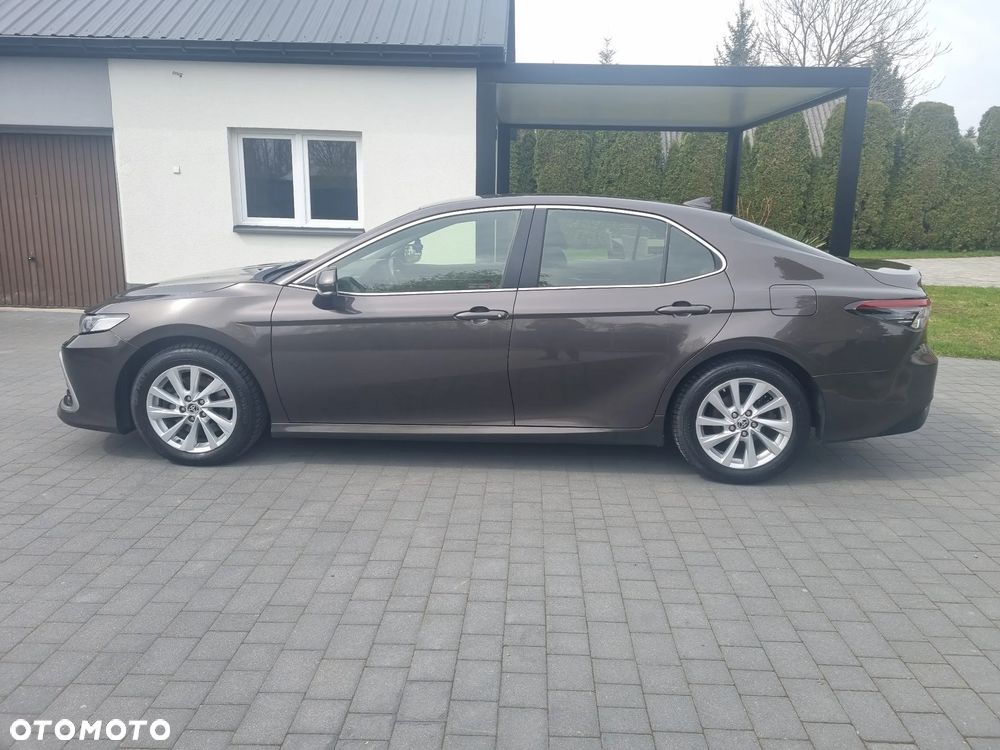 Toyota Camry 2.5 Hybrid Comfort CVT - 2