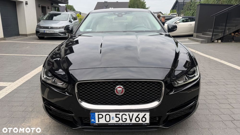 Jaguar XE 2.0 T Prestige - 21
