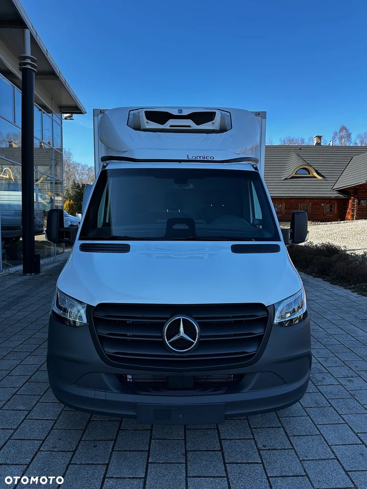 Mercedes-Benz Sprinter - 4