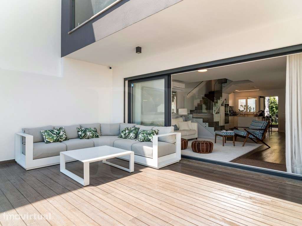 Moradia de luxo T4 no Murtal com piscina aquecida e rooftop panorâmico - Grande imagem: 3/32