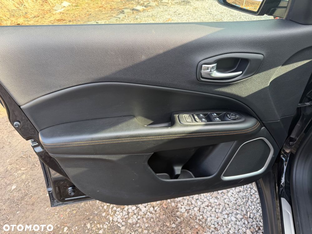 Jeep Compass ver-1-5-t4-mhev-limited-fwd-s-s-dct - 17