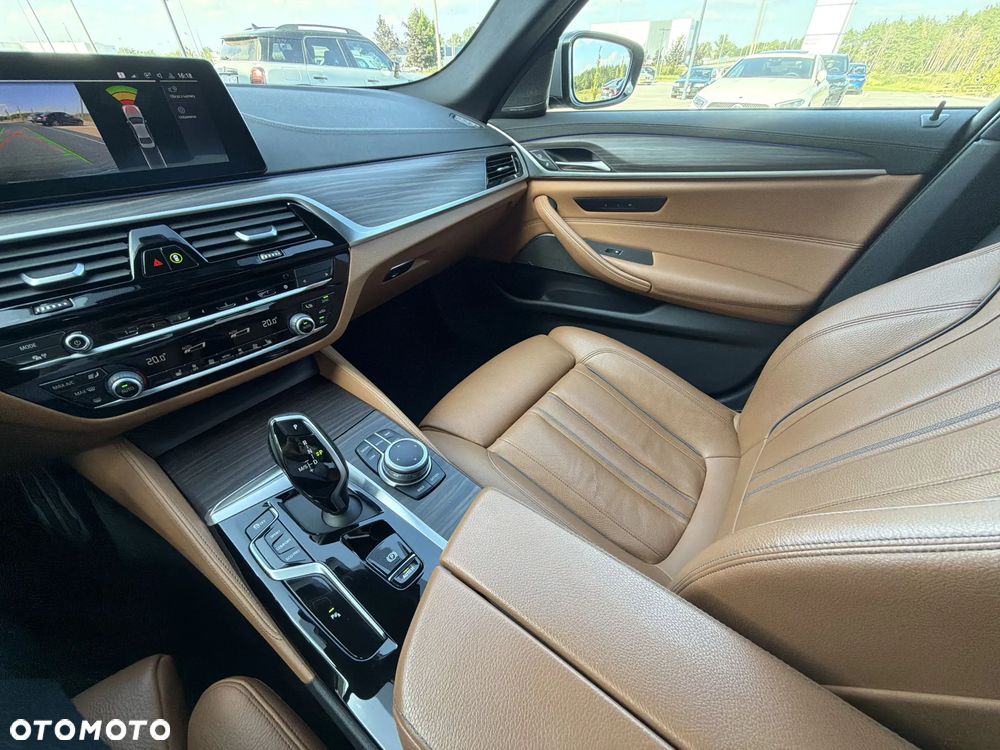 BMW Seria 5 520d xDrive M Sport sport - 21