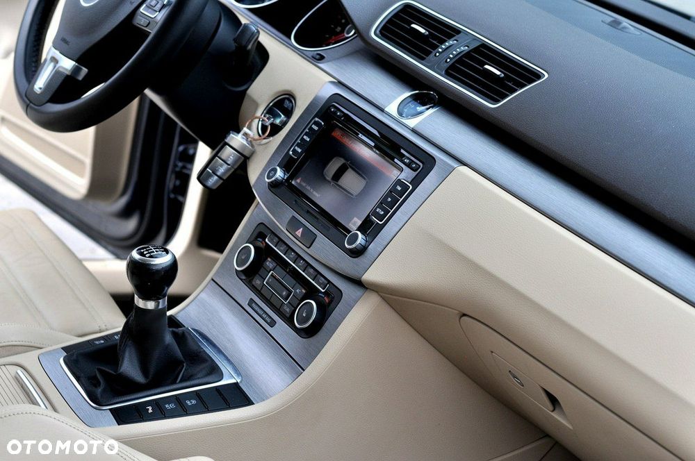 Volkswagen Passat Variant - 15