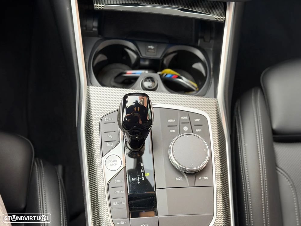 BMW 320 e Pack Desportivo M Auto - 9