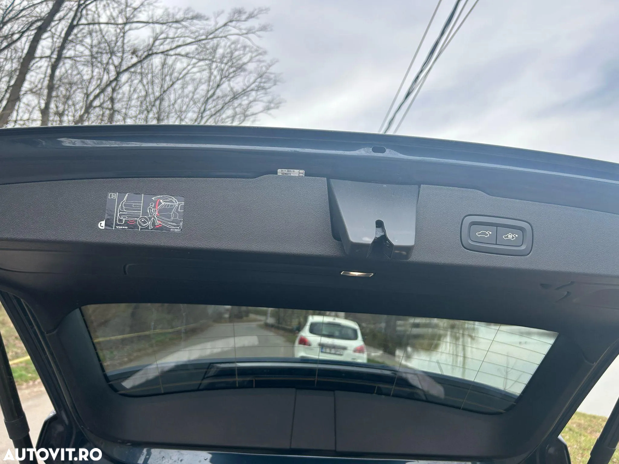 Volvo V60 B4 MHEV AT AWD Plus Bright - 14