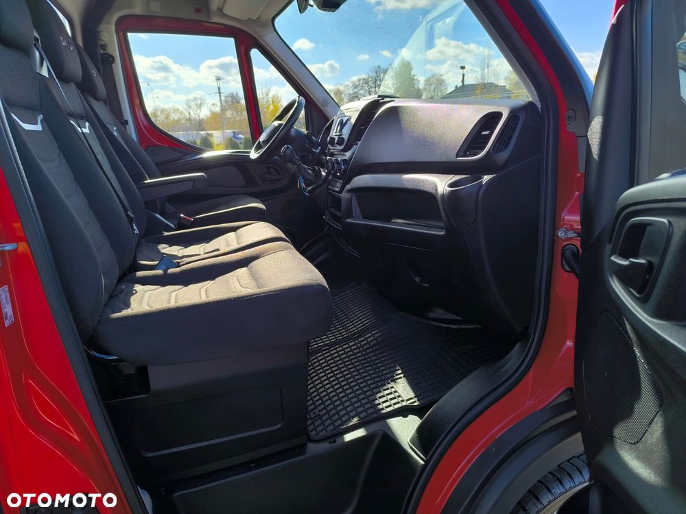 Iveco Daily 50C18 Plandeka, 12 Palet, Sypialnia, Firana+Drzwi z tyłu. - 17