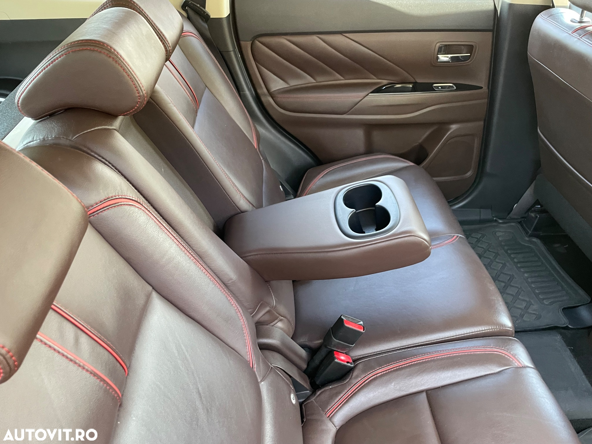 Mitsubishi Outlander - 20