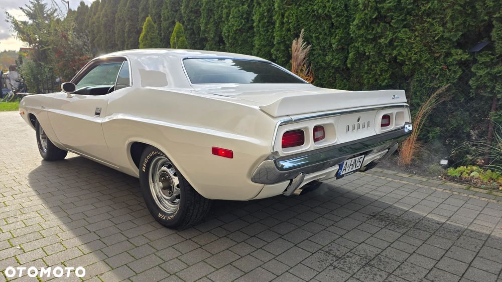Dodge Challenger - 14