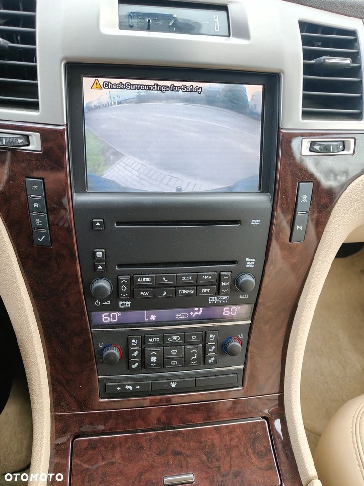 Cadillac Escalade - 13