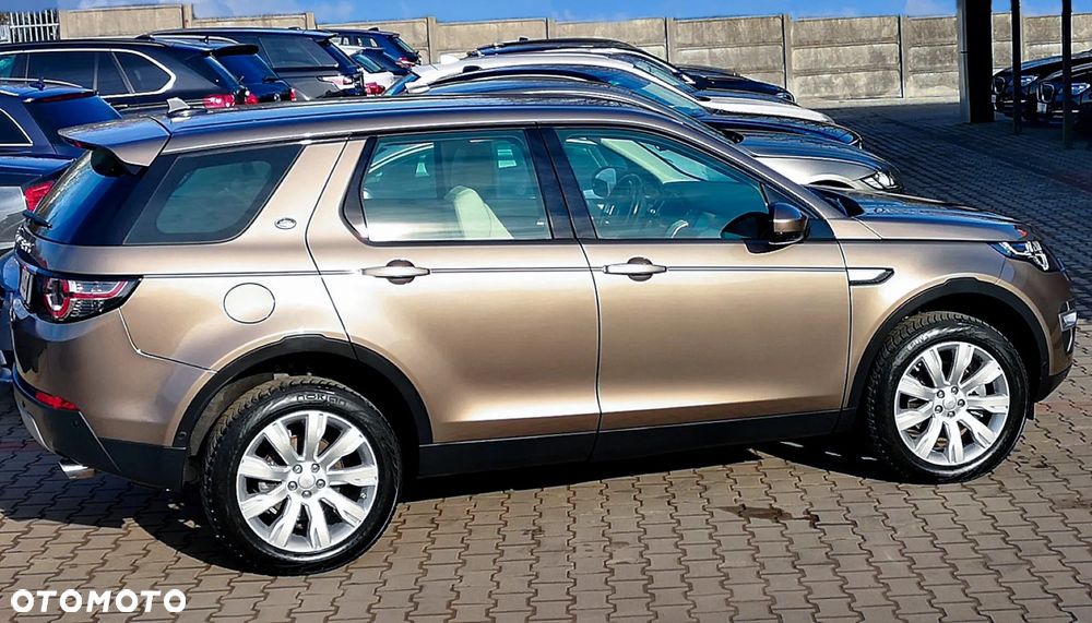 Land Rover Discovery Sport TD4 HSE Luxury - 30