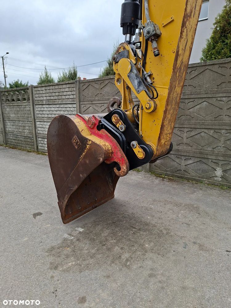 Caterpillar CAT M 318 D - 24