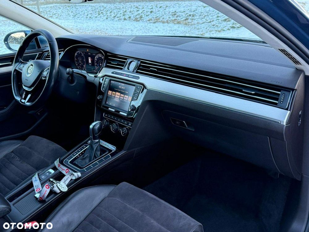 Volkswagen Passat - 15