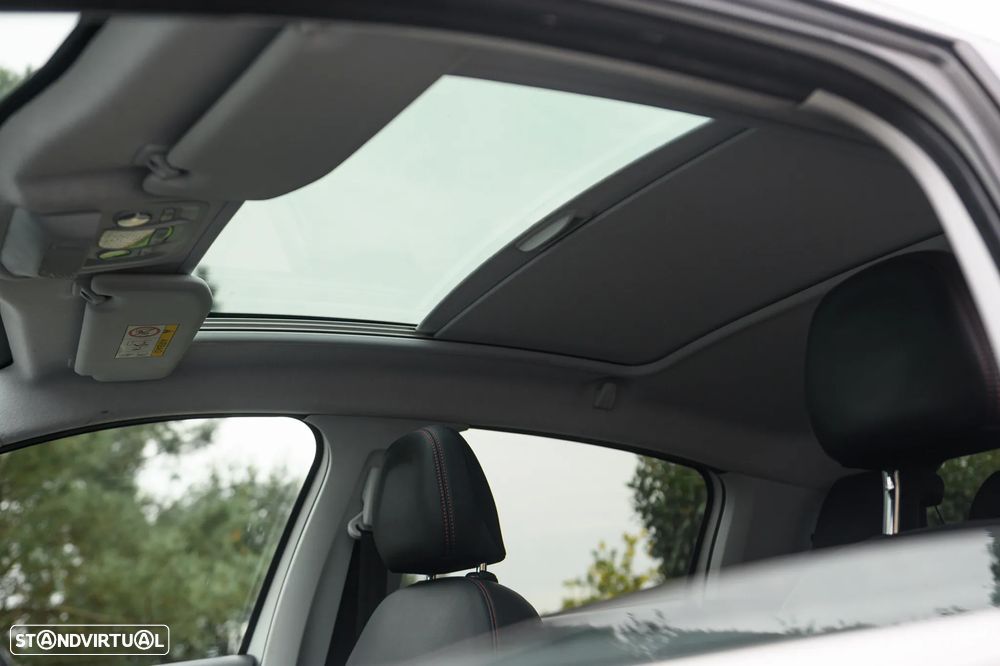 Peugeot 208 1.2 PureTech GT Line - 12