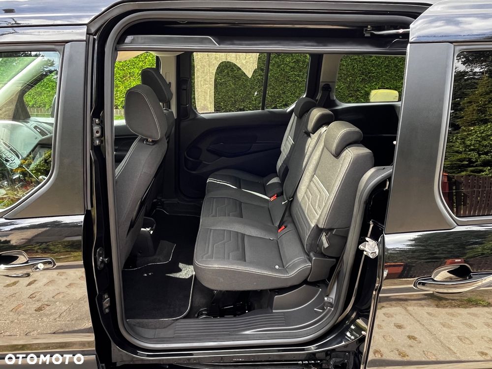 Ford Tourneo Connect Grand - 16