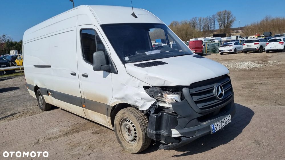 Mercedes-Benz Sprinter - 13