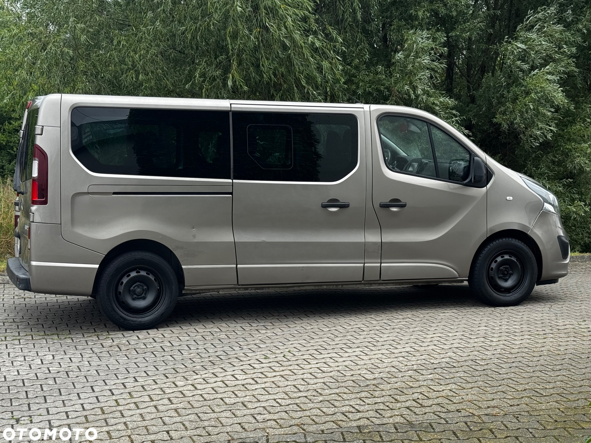 Opel Vivaro - 10