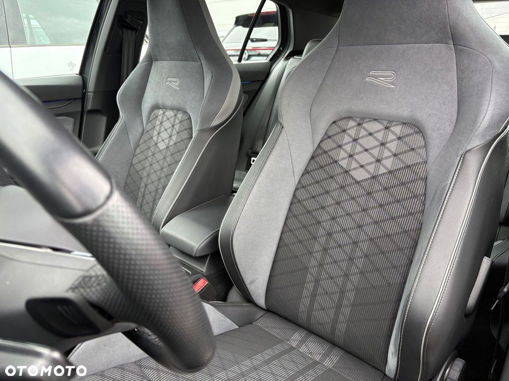 Volkswagen Golf - 13