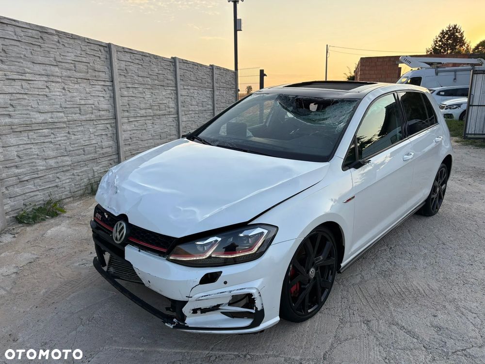 Volkswagen Golf GTI (BlueMotion Technology) DSG - 4