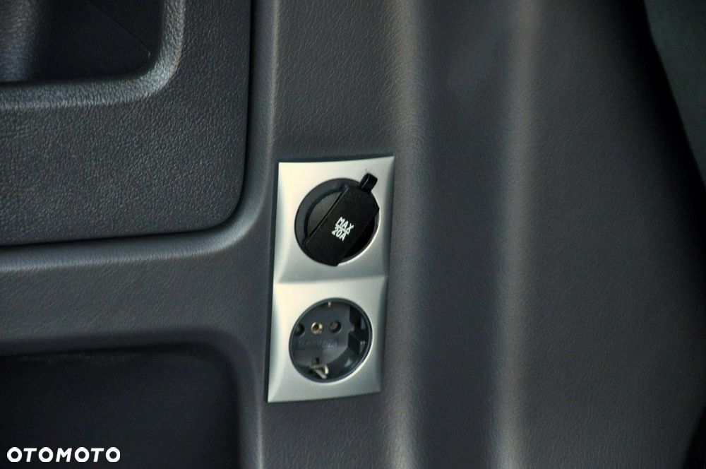 Volkswagen California - 35