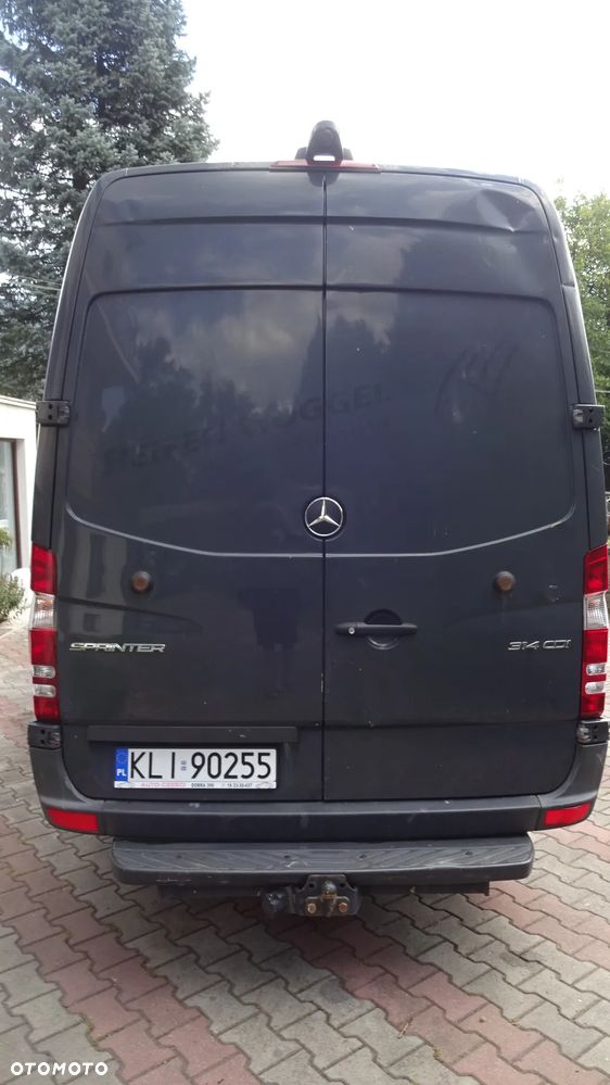 Mercedes-Benz 906 - 4