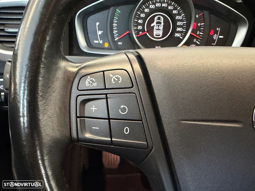Volvo V60 2.0 D4 Momentum Eco - 26