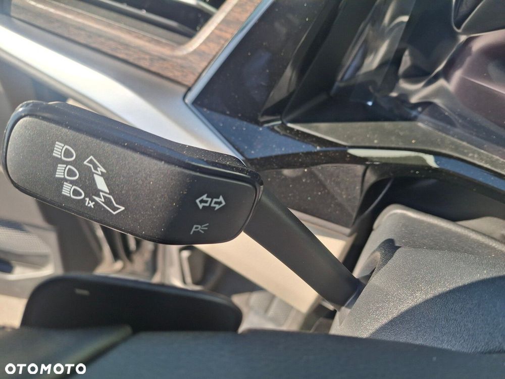 Volkswagen Multivan - 33