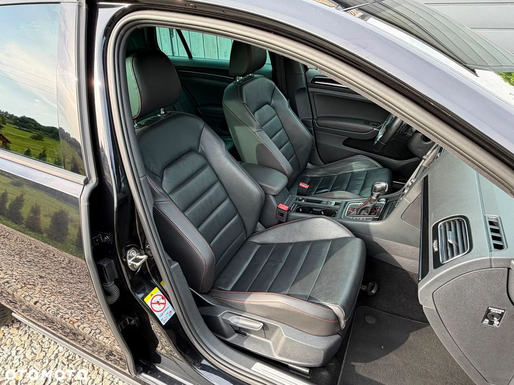 Volkswagen Golf GTI Performance BlueMotion Technology DSG - 26