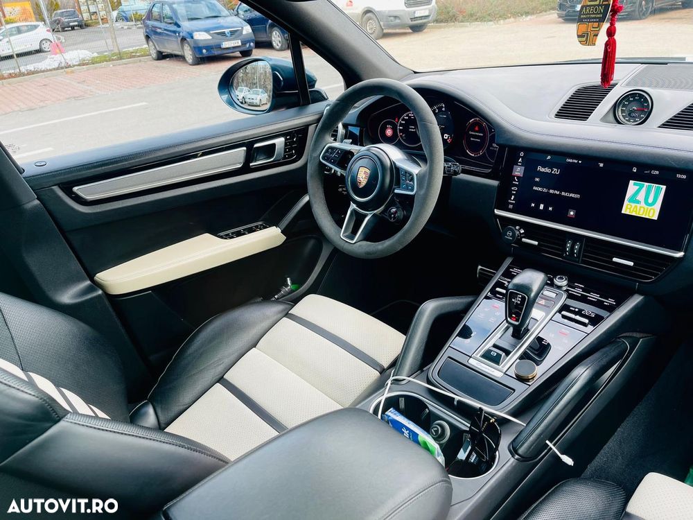 Porsche Cayenne - 9
