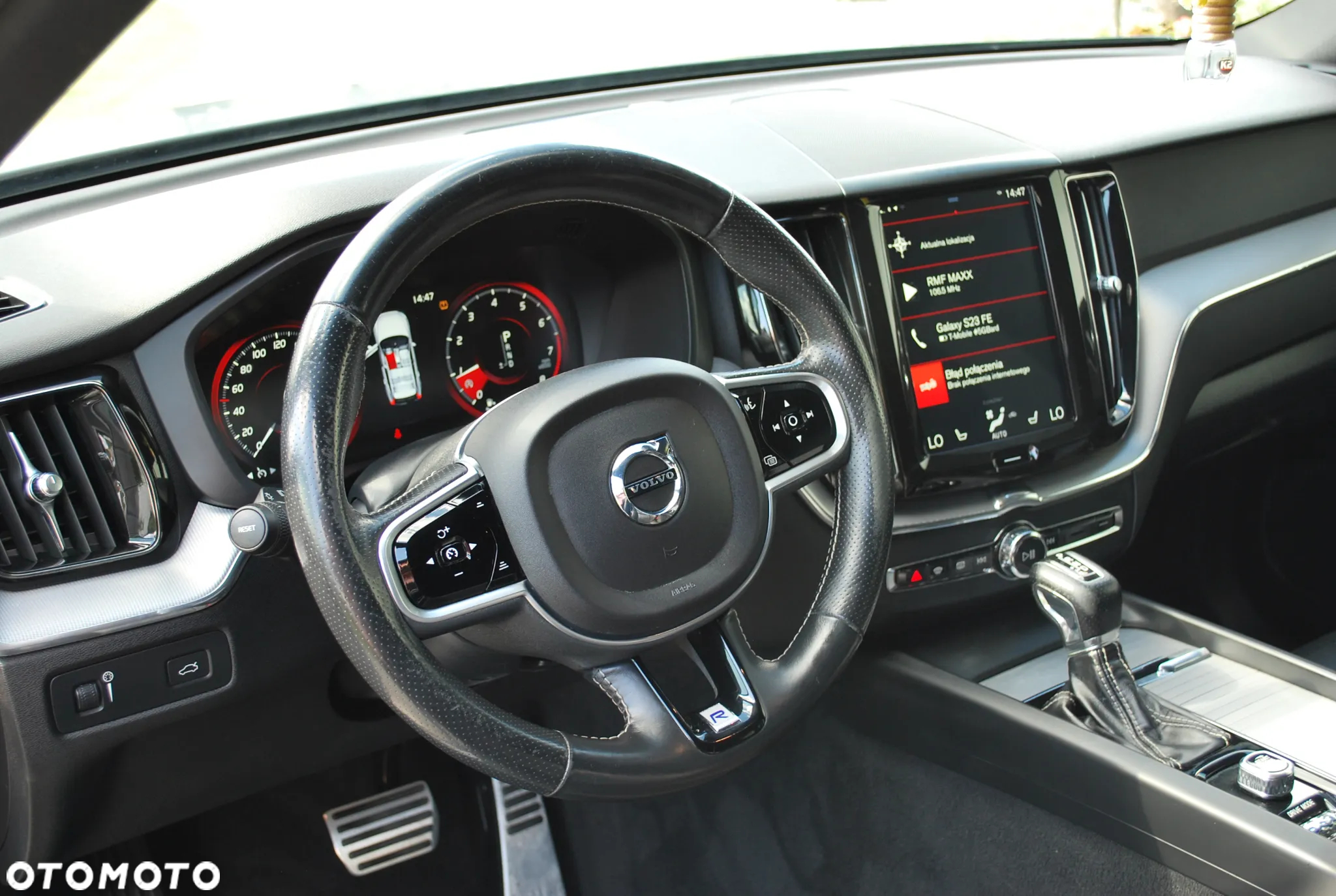 Volvo XC 60 T5 AWD R-Design - 19