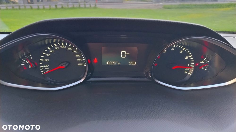 Peugeot 308 1.2 PureTech GPF Active S&S - 11