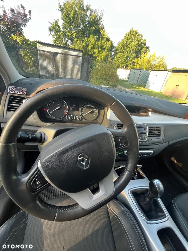 Renault Laguna 2.0 DCi Luxe Dynamiqe - 17
