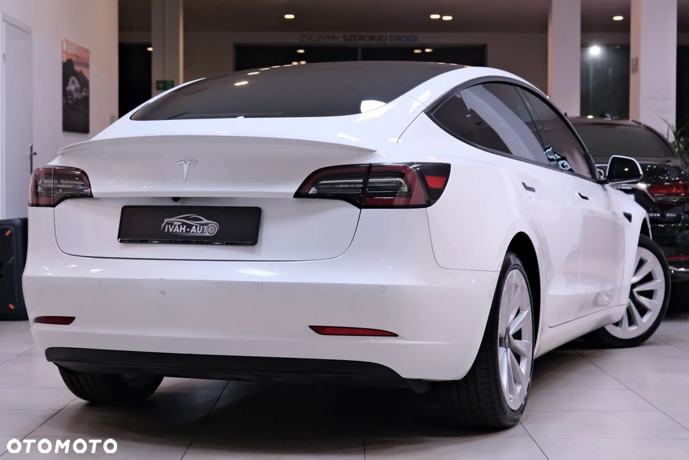 Tesla Model 3 Standard Range Plus - 11