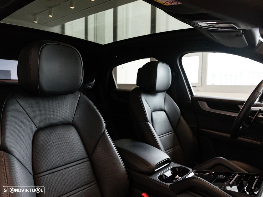 Porsche Cayenne Coupé E-Hybrid - 26