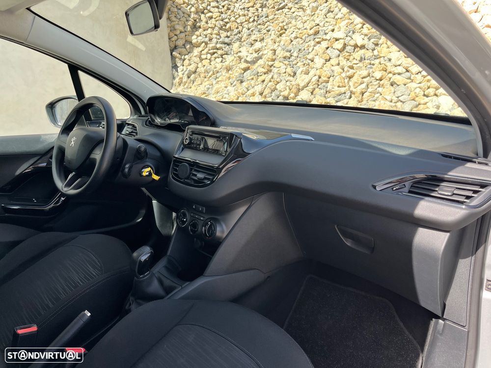Peugeot 208 1.2 VTi Access - 30