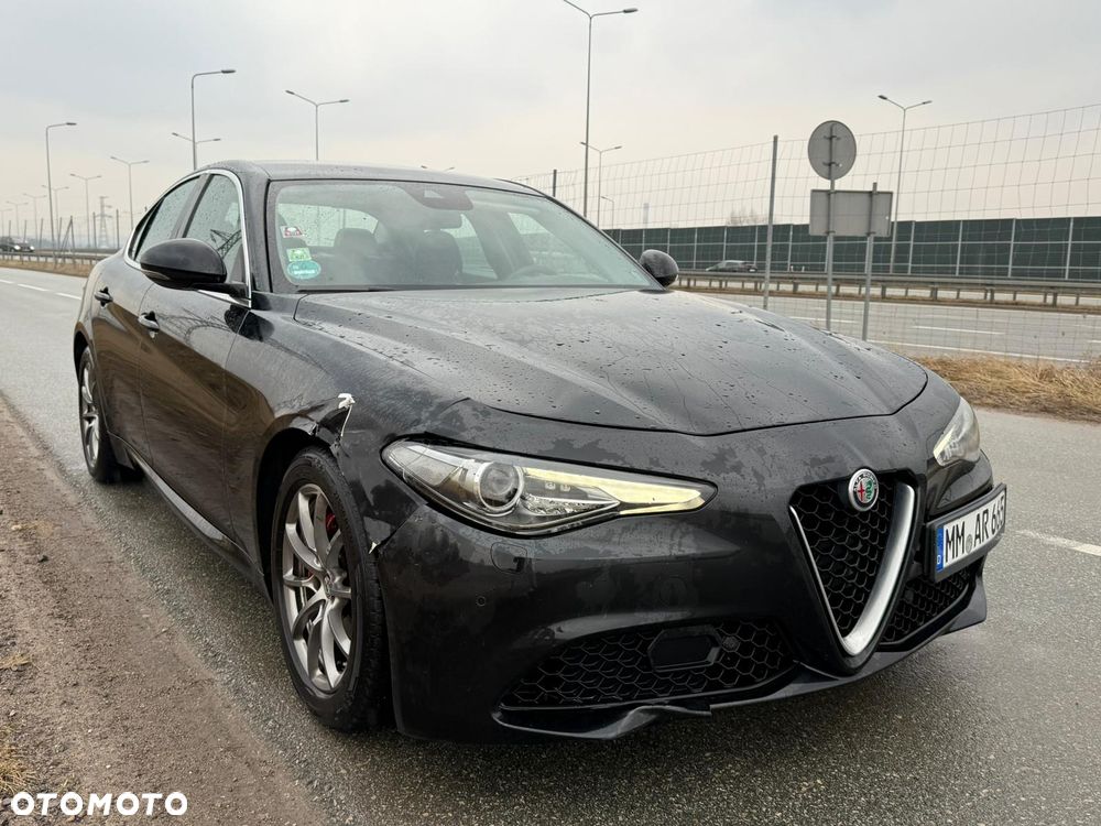 Alfa Romeo Giulia - 8