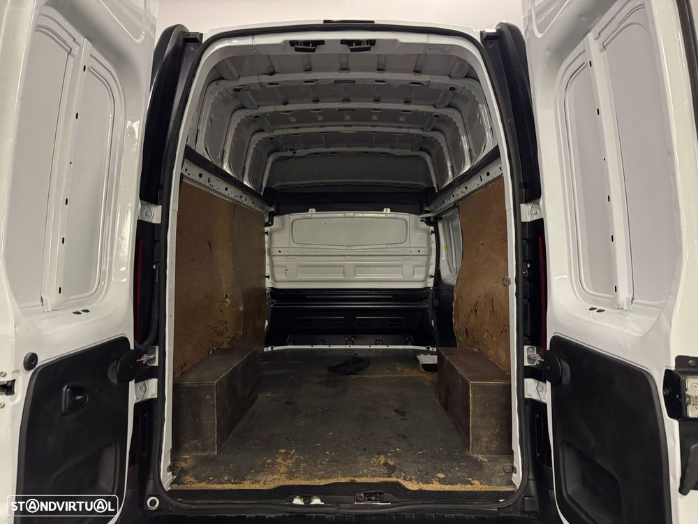 Renault Trafic 2.0 dCi L2H2 1.2T - 10