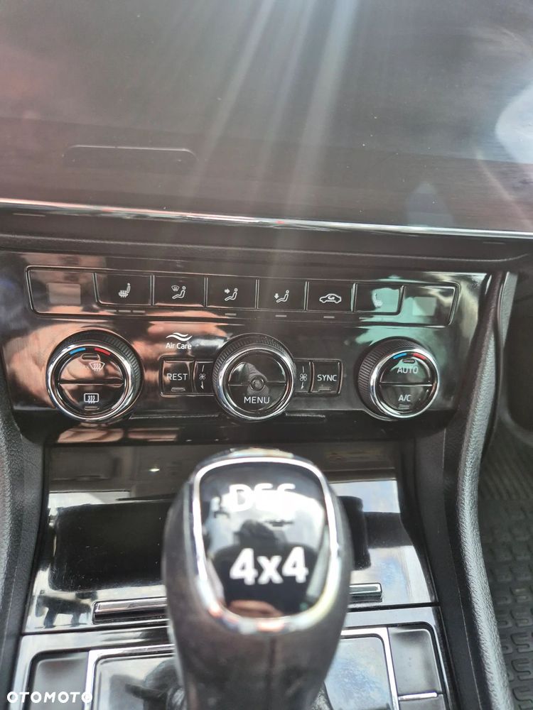 Skoda Superb 2.0 TDI 4x4 L&K DSG - 16