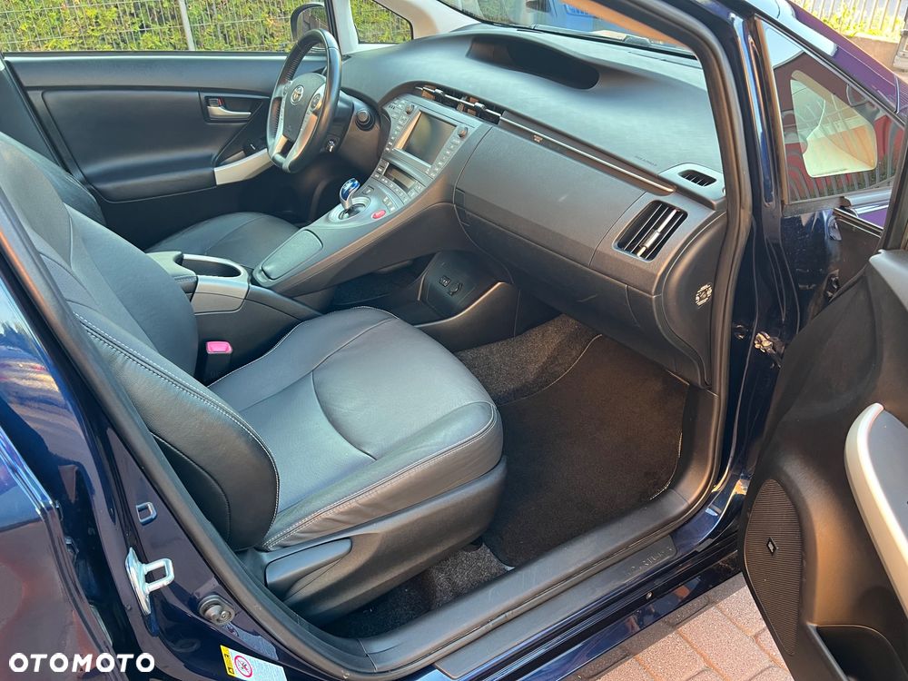Toyota Prius (Hybrid) Executive - 20