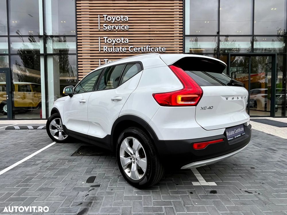 Volvo XC 40 T5 AWD Momentum - 4