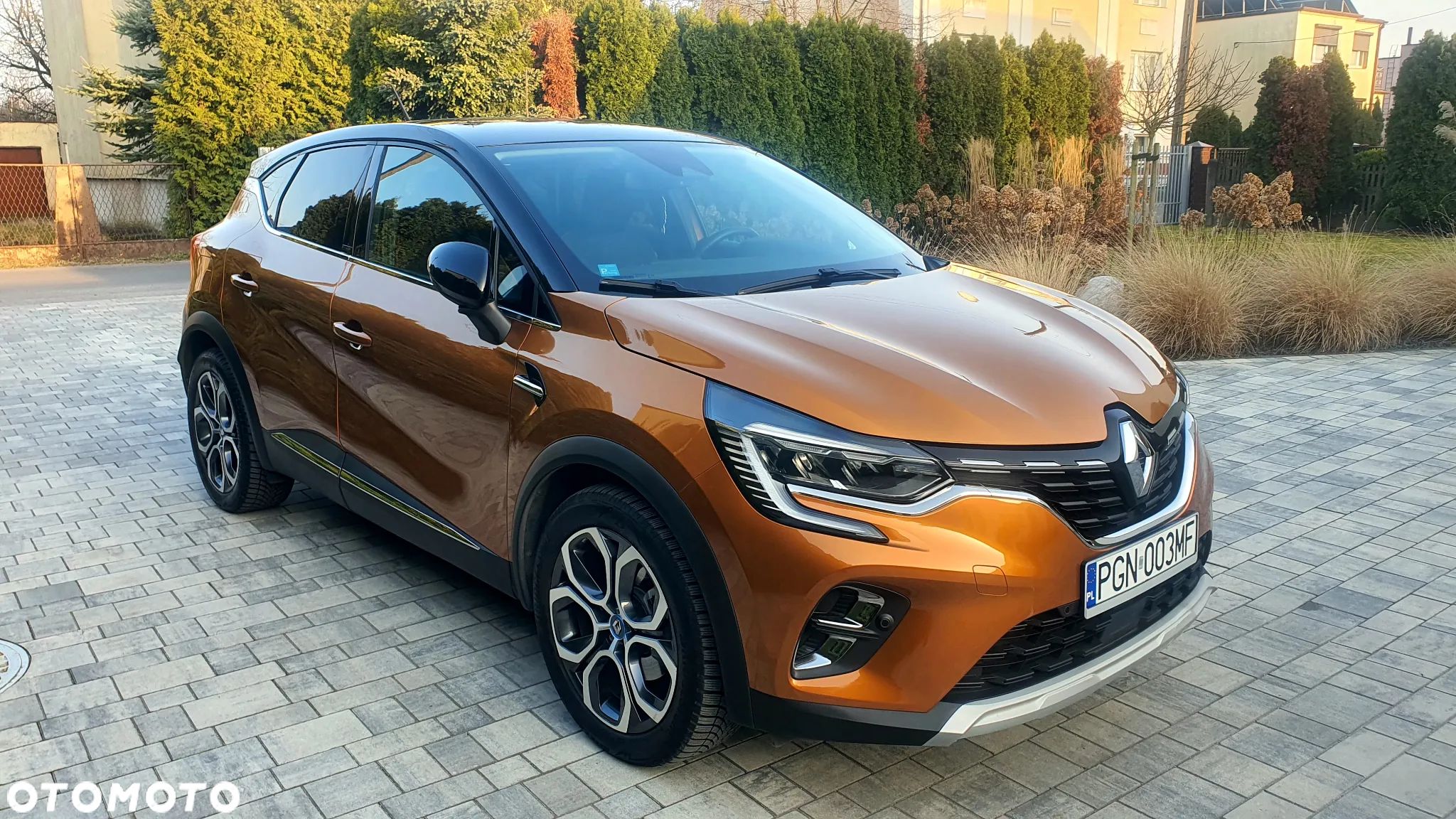 Renault Captur E-TECH PLUG-in 160 INTENS - 1