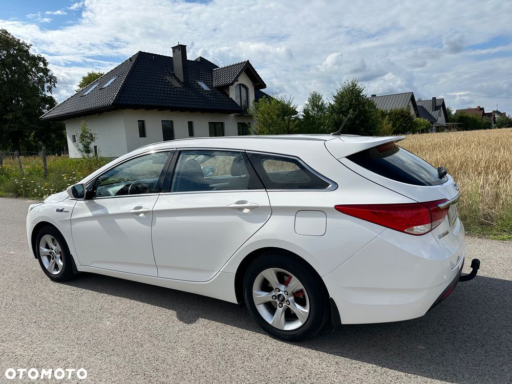 Hyundai i40 Kombi blue 1.6 Family - 6