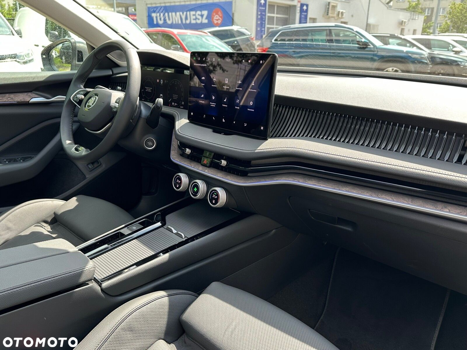 Skoda Superb 1.5 TSI L&K DSG - 17