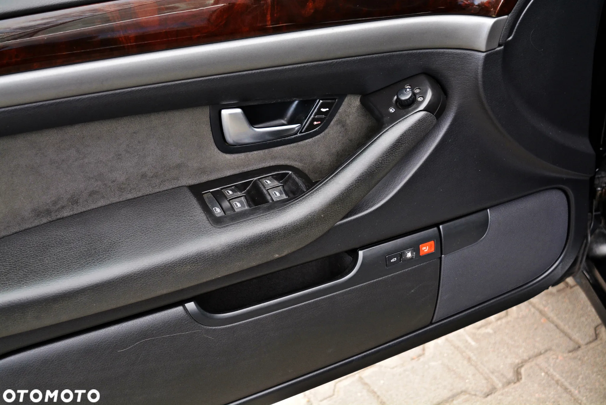 Audi A8 4.2 Quattro - 9