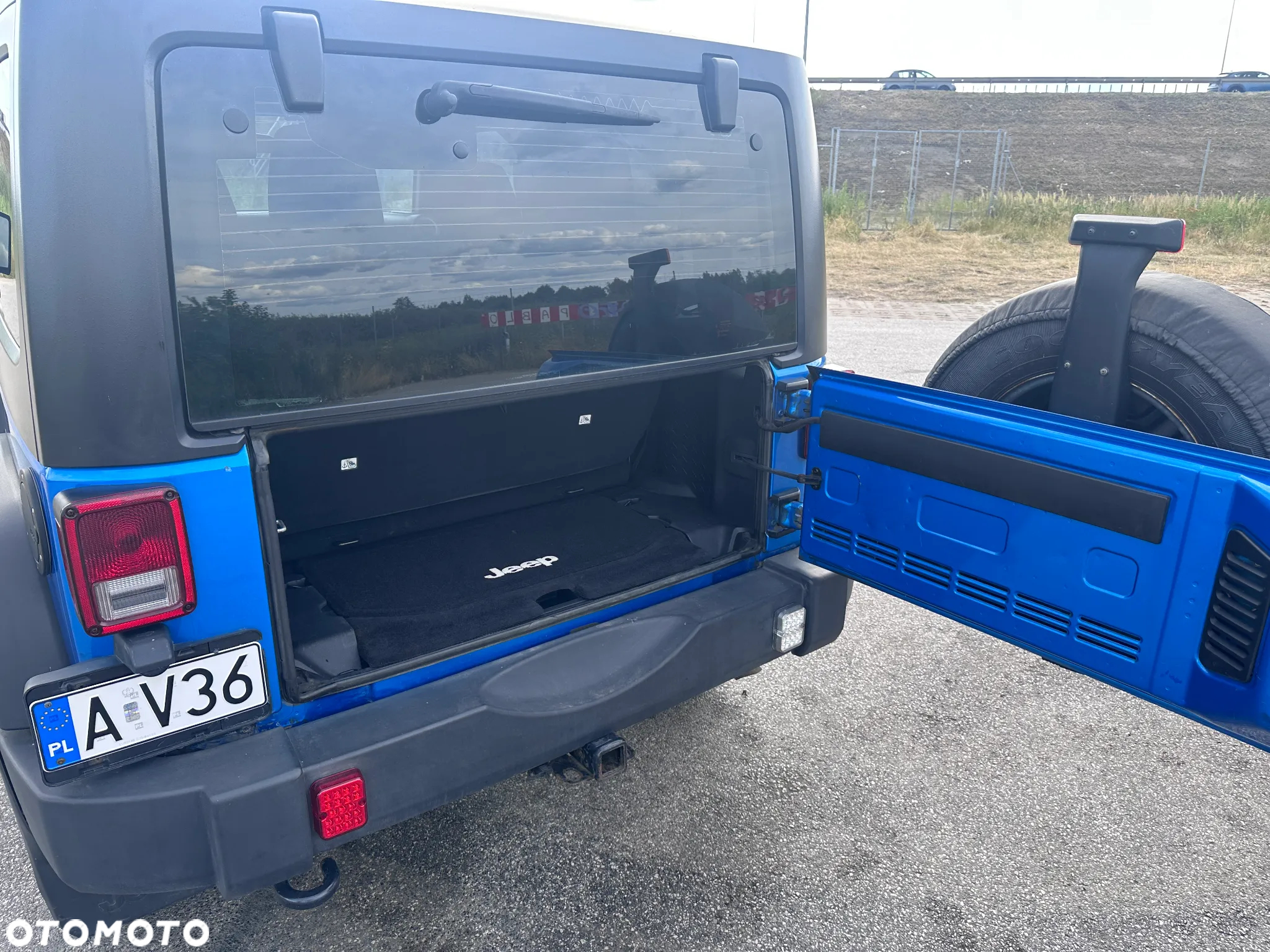 Jeep Wrangler - 11